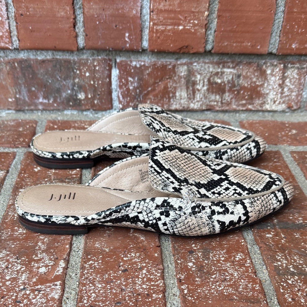 J. JILL Women's Size 7 Snakeskin Print Leather Mules Loafer Slides Cream Black